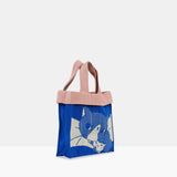 The Co-Knitty bag is a small hand carry bag perfect for your necessities such as phone and wallet.

Recycled polyester (one tote bag is made from approximately 1.5 recycled plastic bottles)&nbsp;
A cute hand carry at the size of 20 x 20cm x 6.5cm(depth), 188g
Easily clean the bag by tossing it into the washing machine (laundry net recommended)
Wrinkle free, so feel free to fold away when you don't need it!
Made locally in Japan