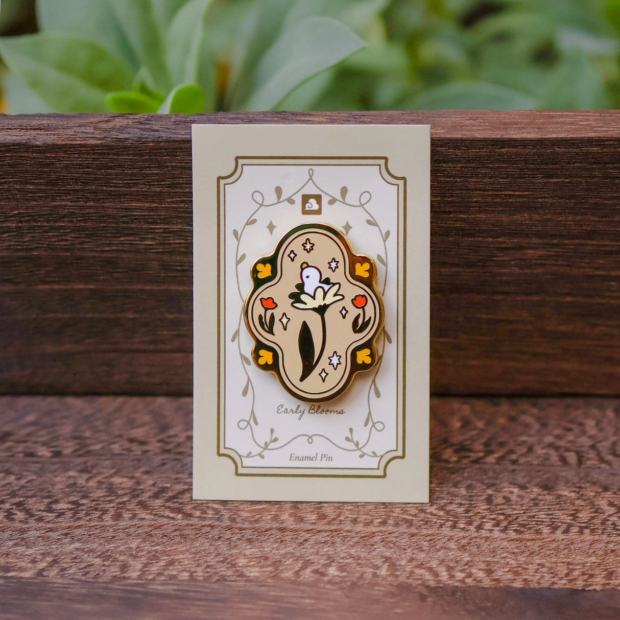 The pin size is roughly 1.5" inch

The pins have butterfly clutches to make them extra secure. You pin them to your jacket, fabric bag, or hat.

Please consider monitor calibrations are all different. The color you see might slightly differ from the photo.&nbsp;

Design © Thousand Skies