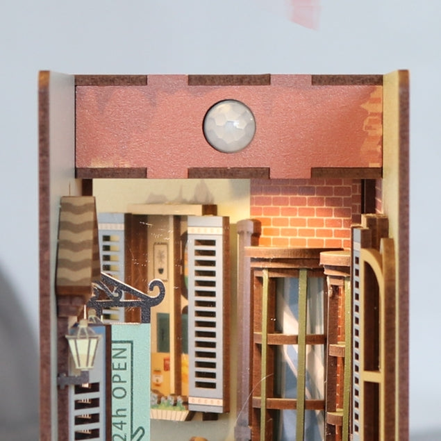 Travel in Venice Book Nook Kit