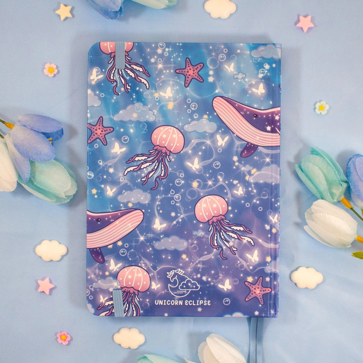 Unicorn Eclipse - Reading Room Dotted Journal

✧Size &amp; Materials✧


Size: A5 (approximately 5.8 x 8.3 inches)
Smooth hardcover, rounded corners
160 dot grid pages, 160 gsm
Includes 2 ribbon bookmarks, elastic band, and back pocket