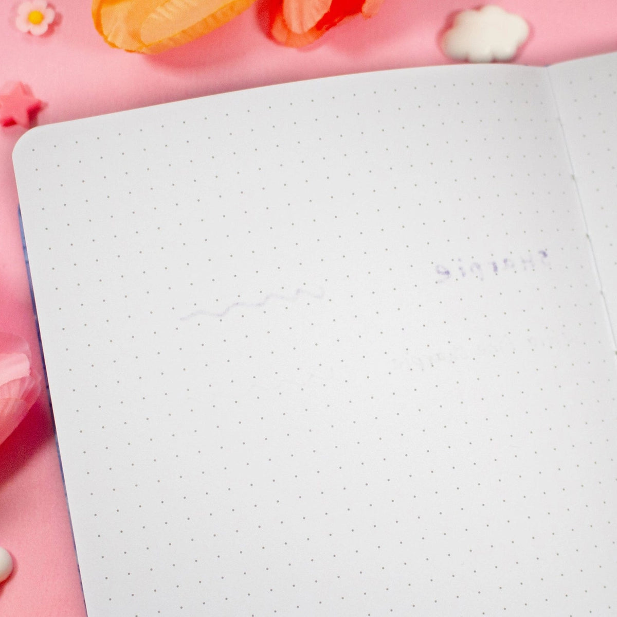 Unicorn Eclipse -&nbsp;Love Story Dotted Journal

✧Size &amp; Materials✧


Size: A5 (approximately 5.8 x 8.3 inches)
Smooth hardcover, rounded corners
160 dot grid pages, 160 gsm
Includes 2 ribbon bookmarks, elastic band, and back pocket