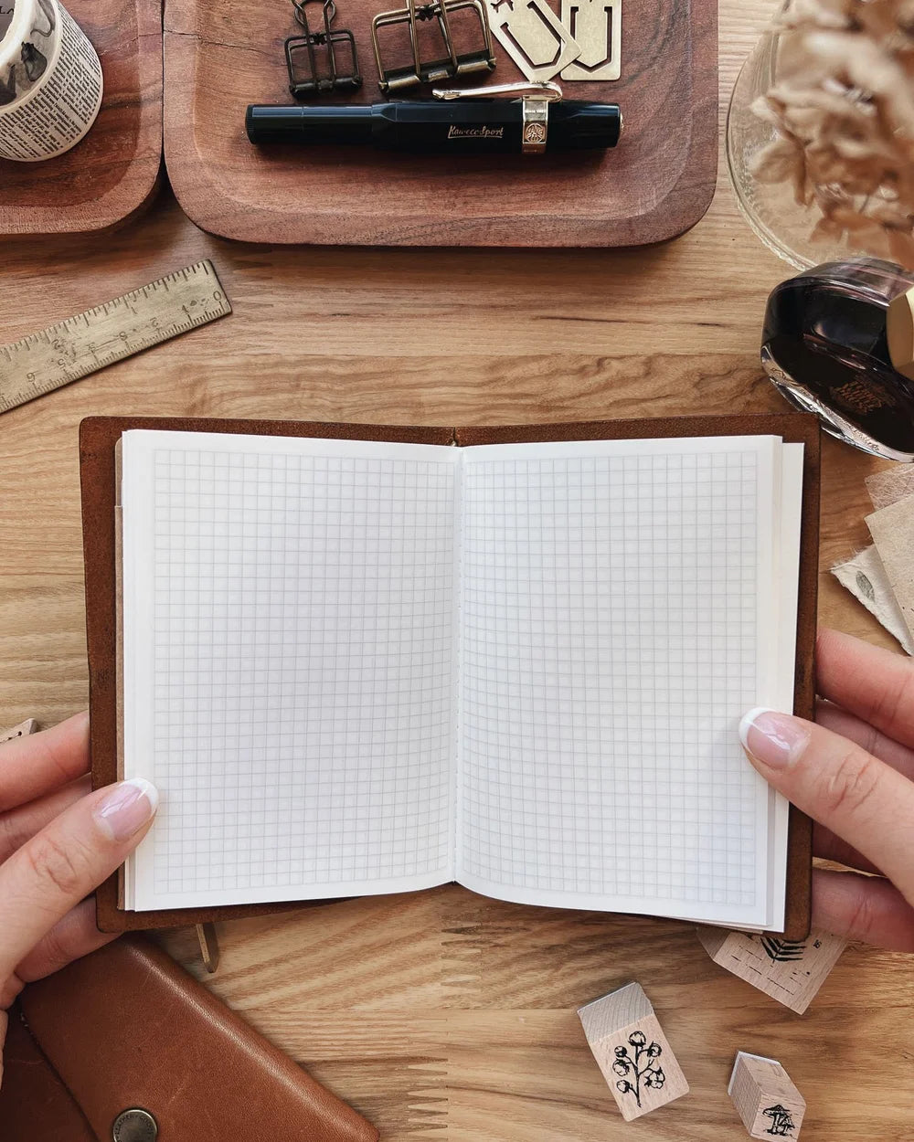 Sarica Studio Chestnut Brown Notebook (Passport TN Size)