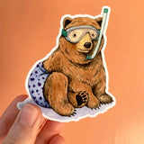 Pegatina de oso haciendo esnórquel
