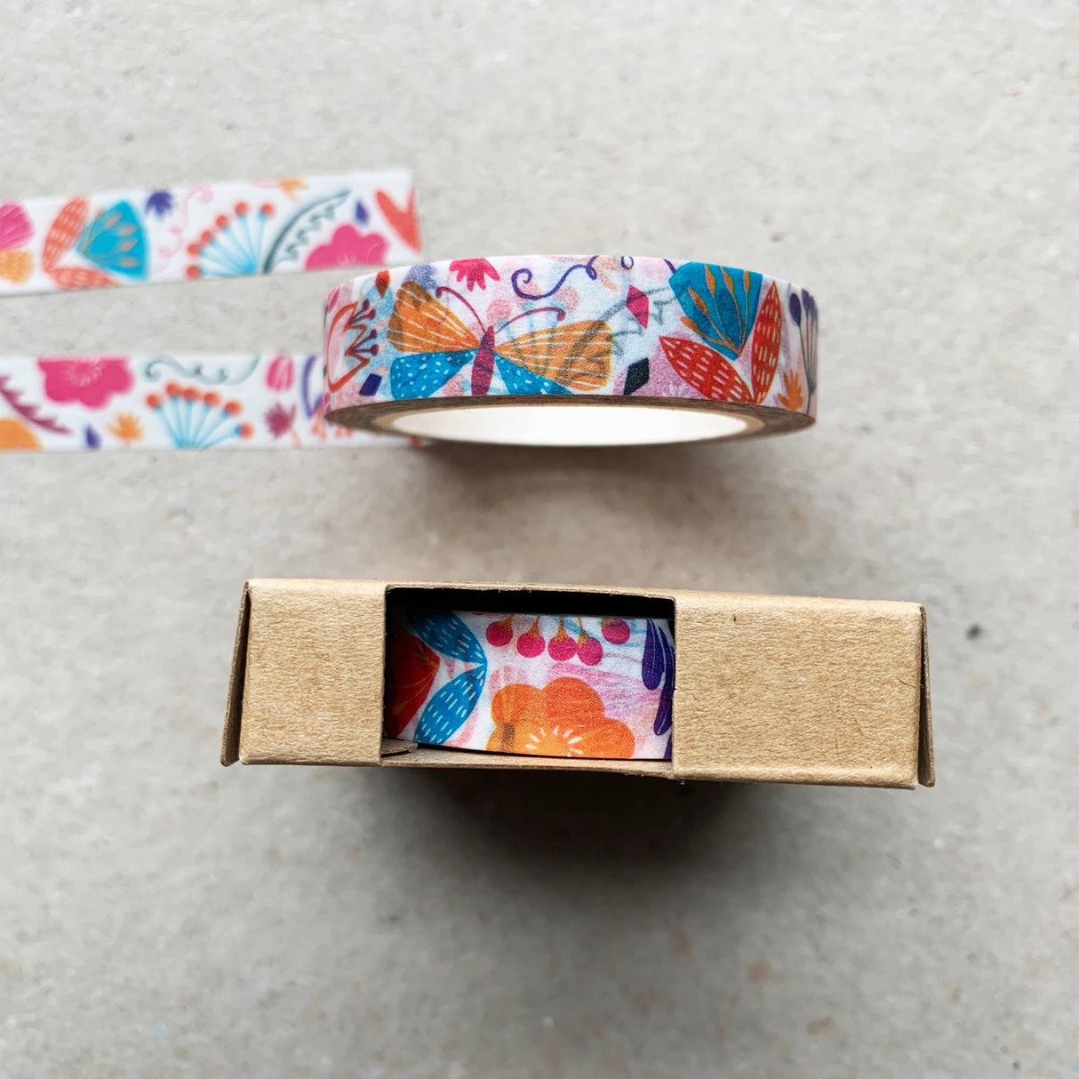 Cinta washi con estampado floral brillante
